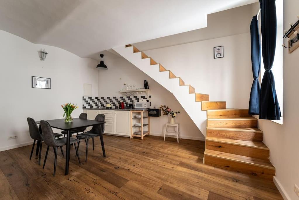Cozy 1Br Duplex Near Center By Hm Leilighet Wien Eksteriør bilde
