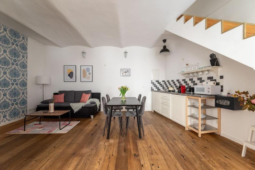 Cozy 1Br Duplex Near Center By Hm Leilighet Wien Eksteriør bilde